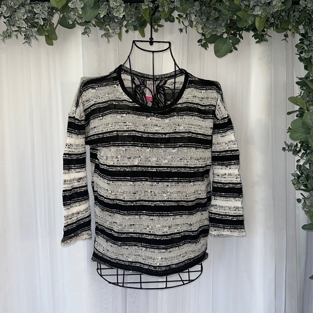 NOBO Girls Small Size 3-5 Loose Woven Top w Lace Back